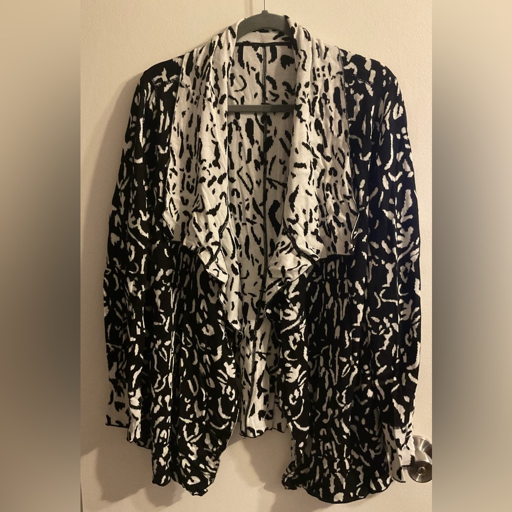 Reversible Women’s Sweater!! Leopard Print